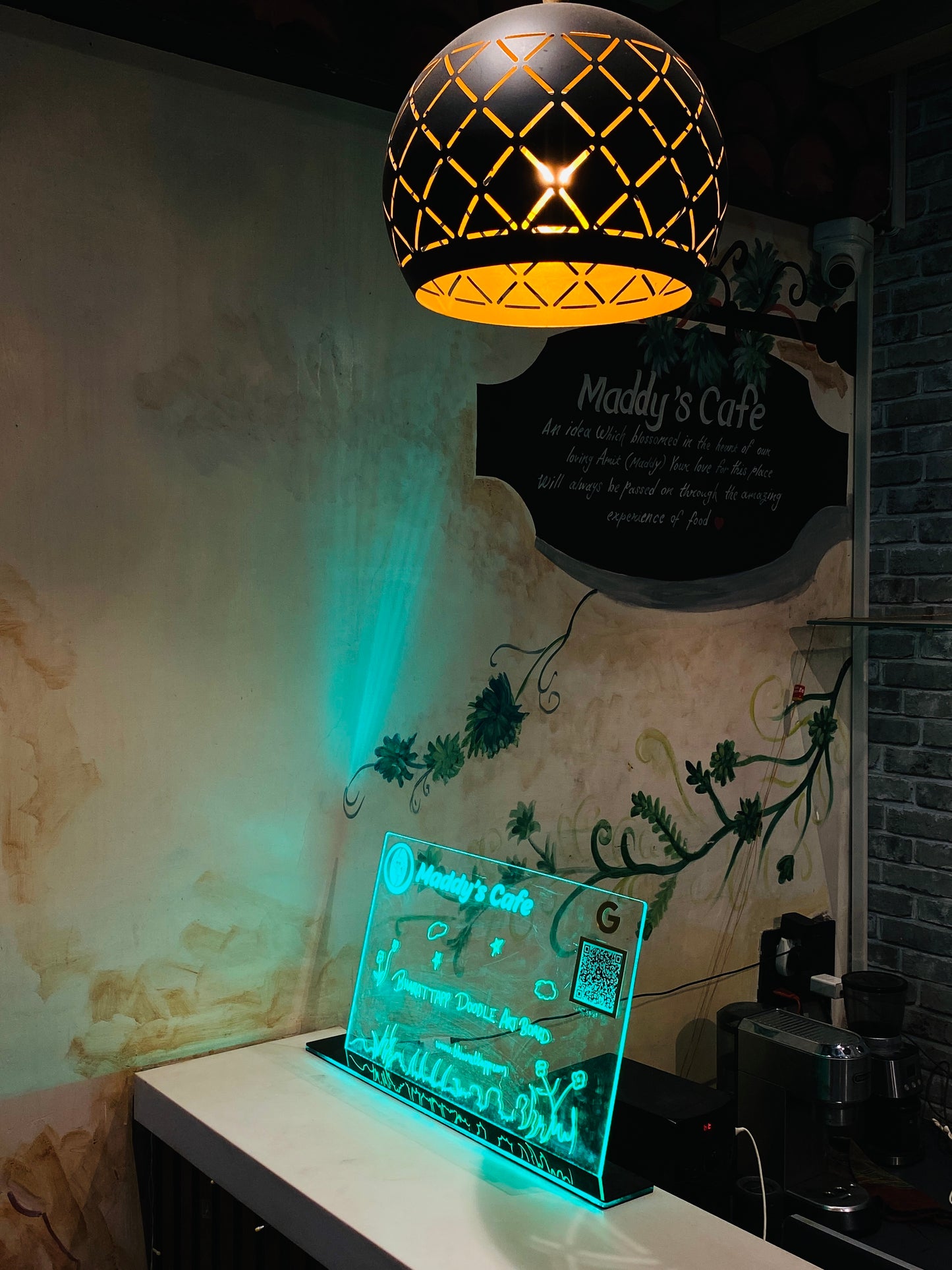 Bharattapp Premium Doodle Art Board with Multi Colour Light & NFC Dynamic QR